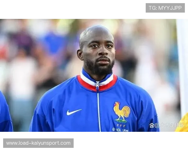 法国队马特塔头槌破门,客场逆转取三分 法国队马特塔头槌破门,客场逆转取三分